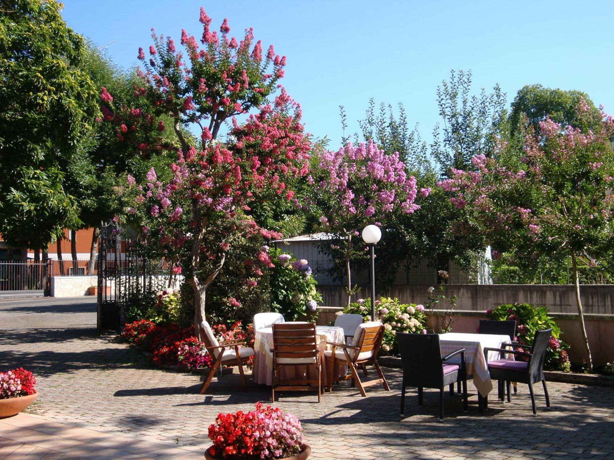 Hotel Gioia Garden Fiuggi Ngoại thất bức ảnh
